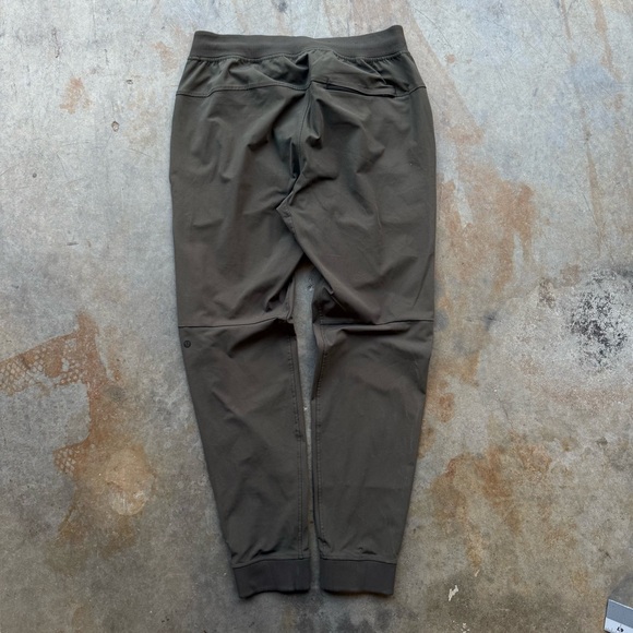 Lululemon Men's ABC Jogger pants - Olive Green - Picture 7 of 7